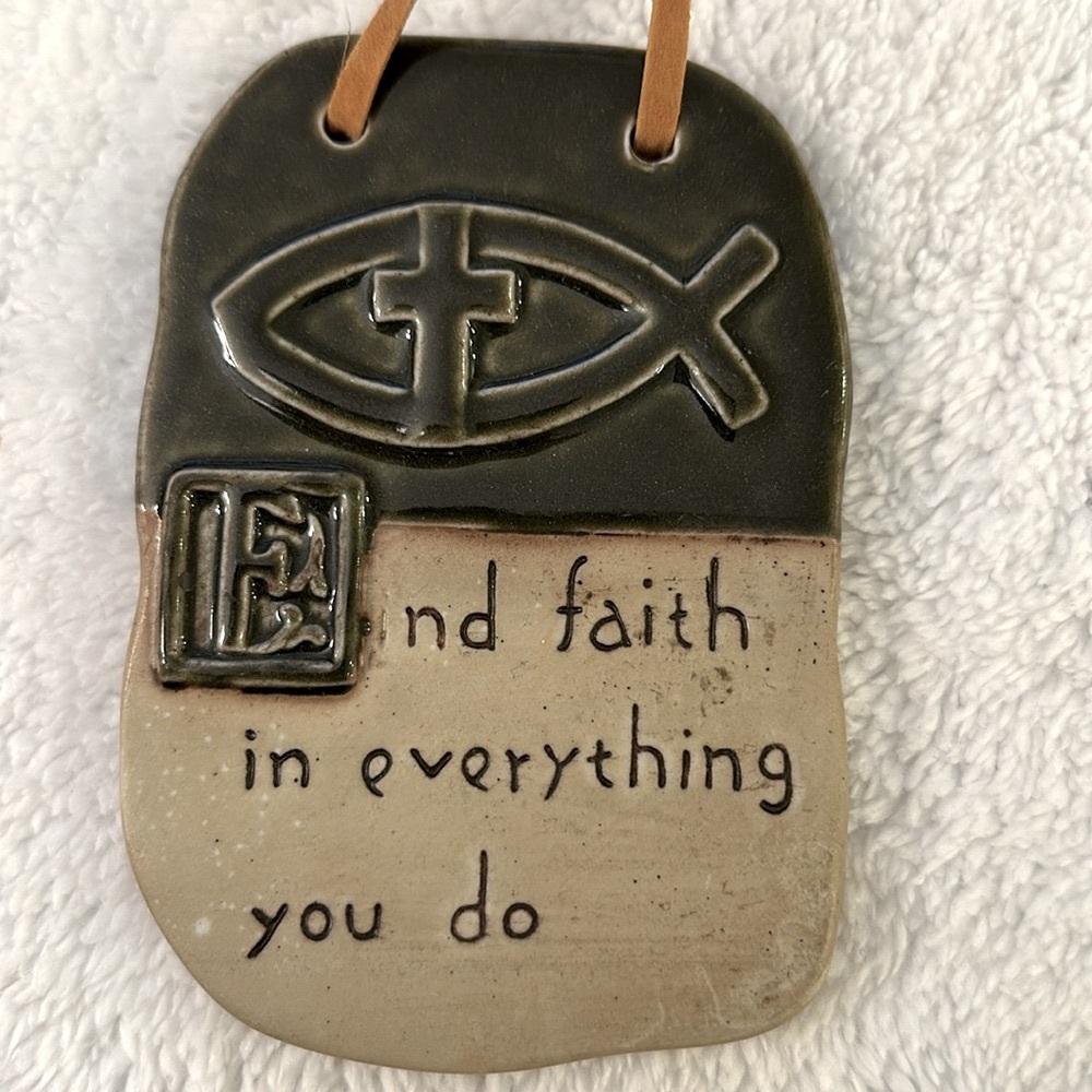 VTG🎏Jesus Fish, “End Faith in Everything you do”. Beautiful ceramic wall decor.